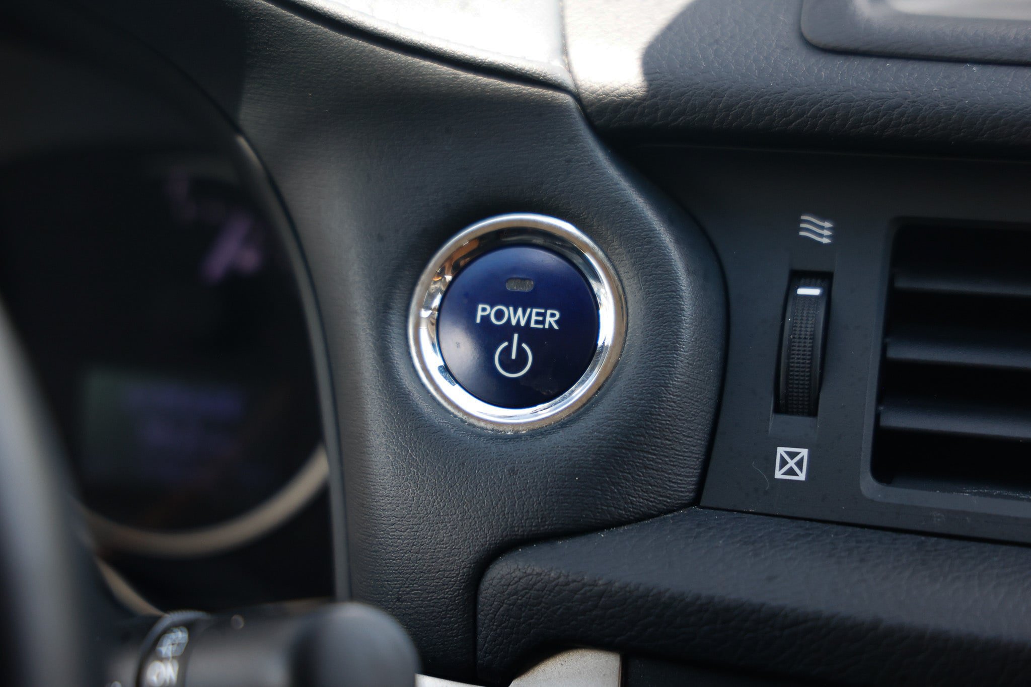 Used 2016 Lexus CT 200h w/ Navigation Package FWD image 33
