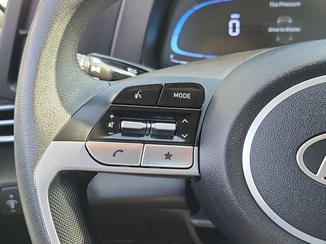 Certified 2025 Hyundai Elantra SE FWD image 7
