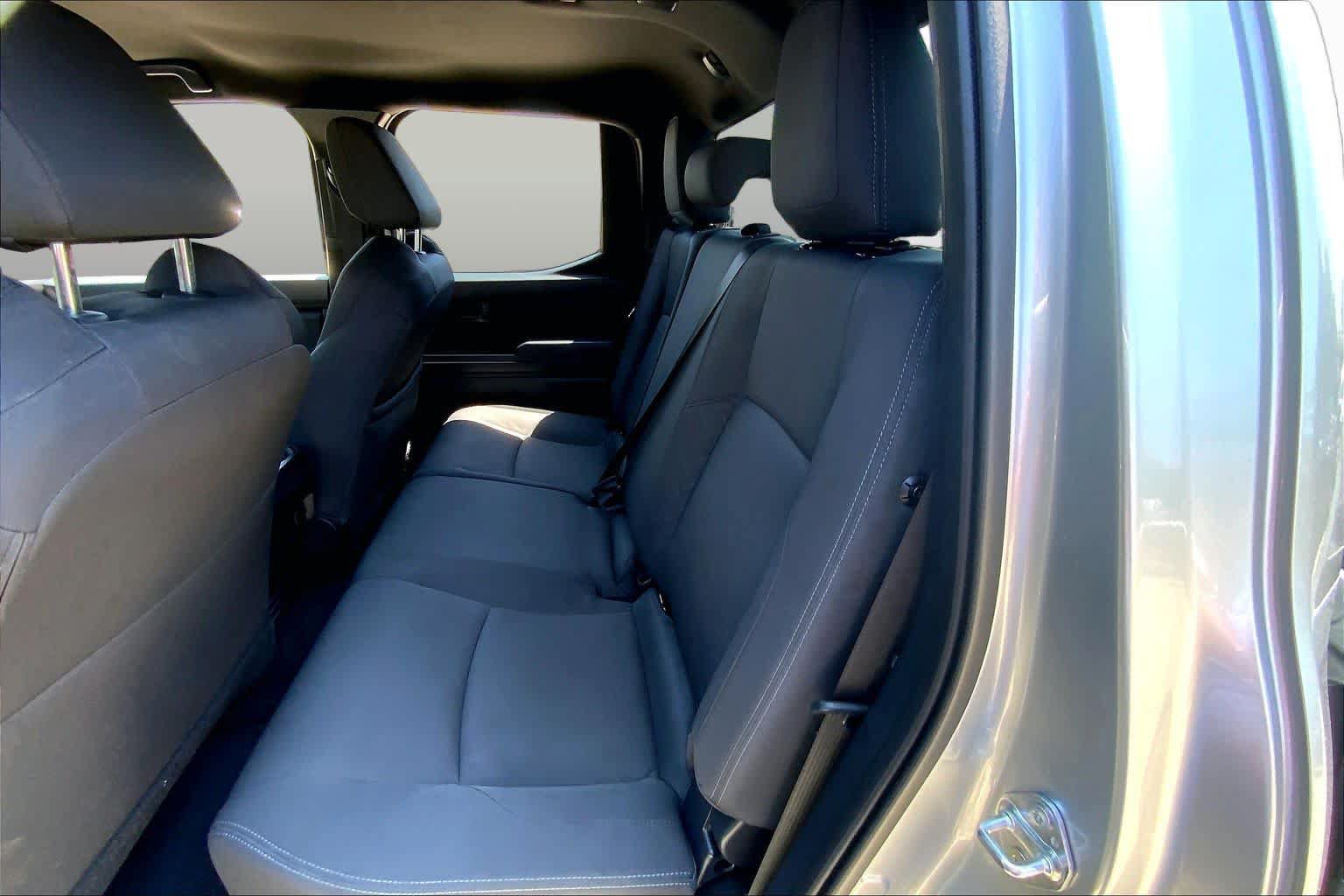 Used 2025 Toyota Tacoma SR5 AWD/4WD image 21