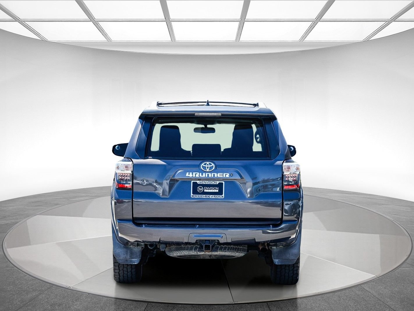 Used 2018 Toyota 4Runner SR5 Premium AWD/4WD image 3