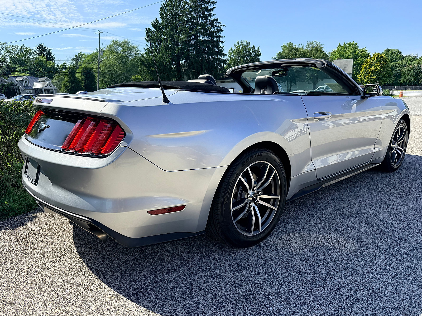 Used 2017 Ford Mustang Premium RWD image 2