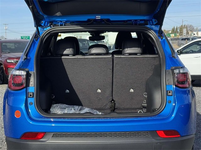 New 2026 Jeep Compass Latitude image 18