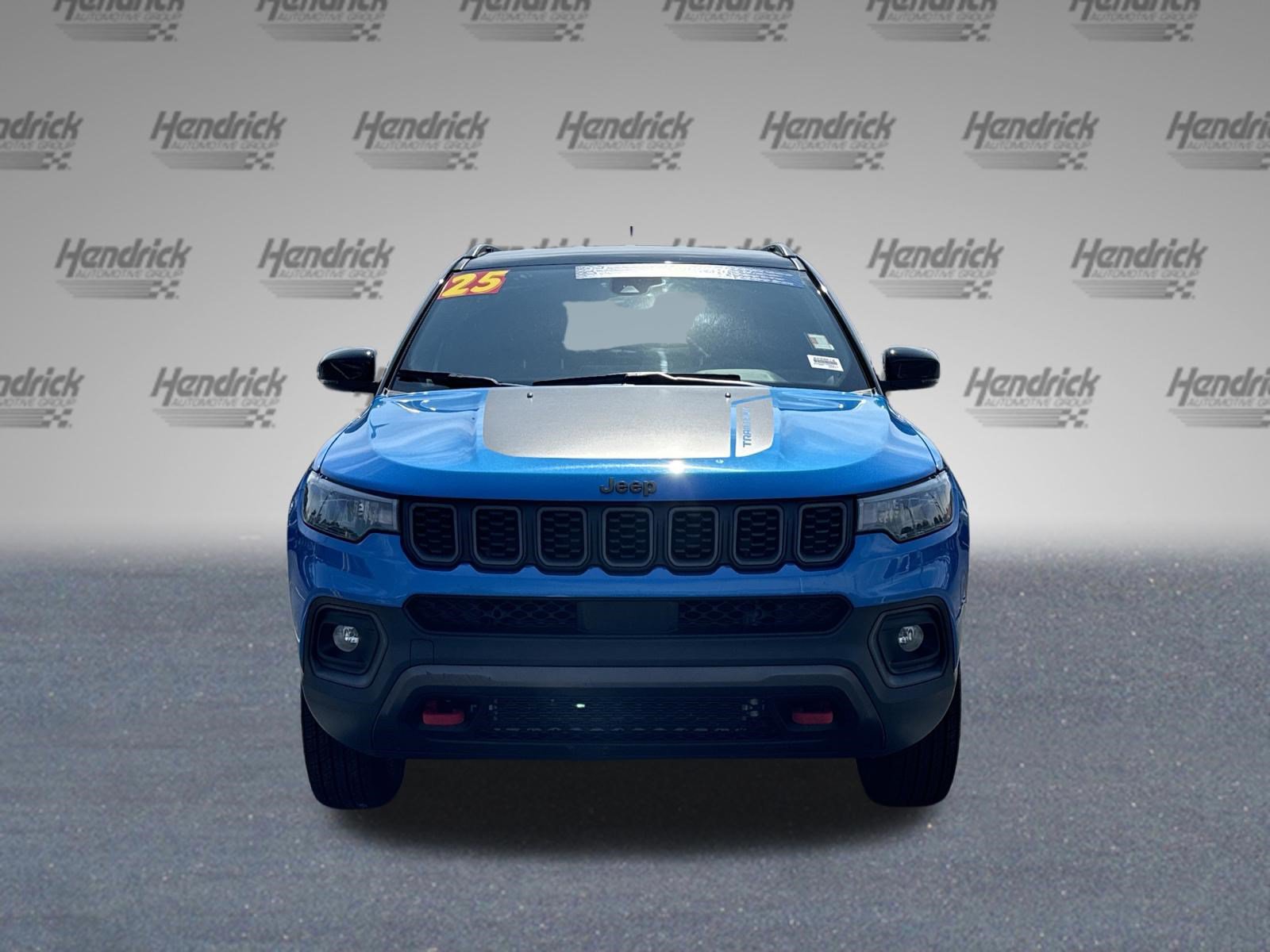 Used 2025 Jeep Compass Trailhawk w/ Trailer Tow Group AWD/4WD image 10