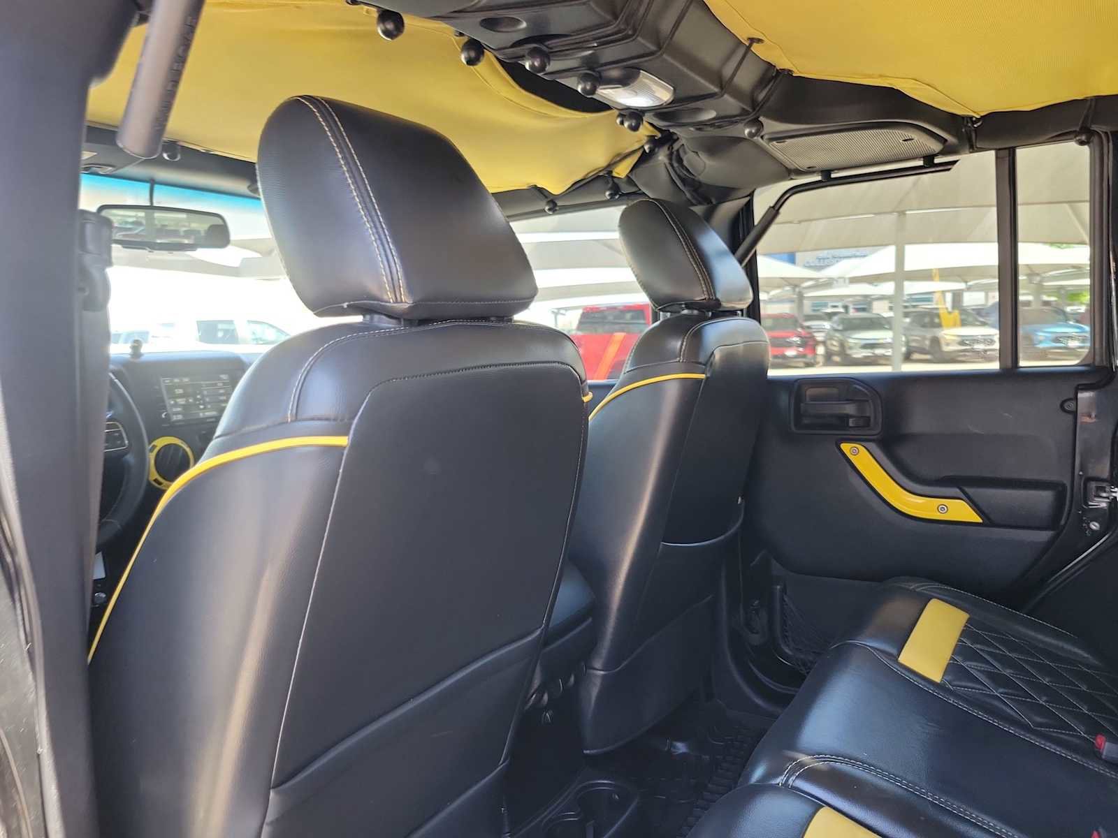 Used 2015 Jeep Wrangler Unlimited Sahara w/ Connectivity Group image 8