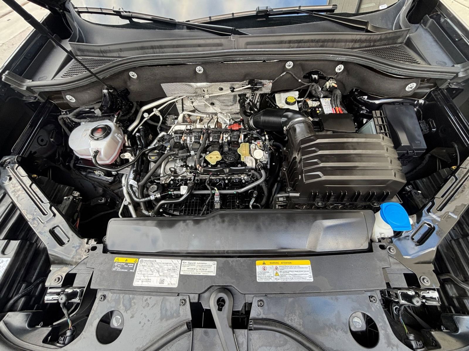 Used 2025 Volkswagen Atlas SE image 33