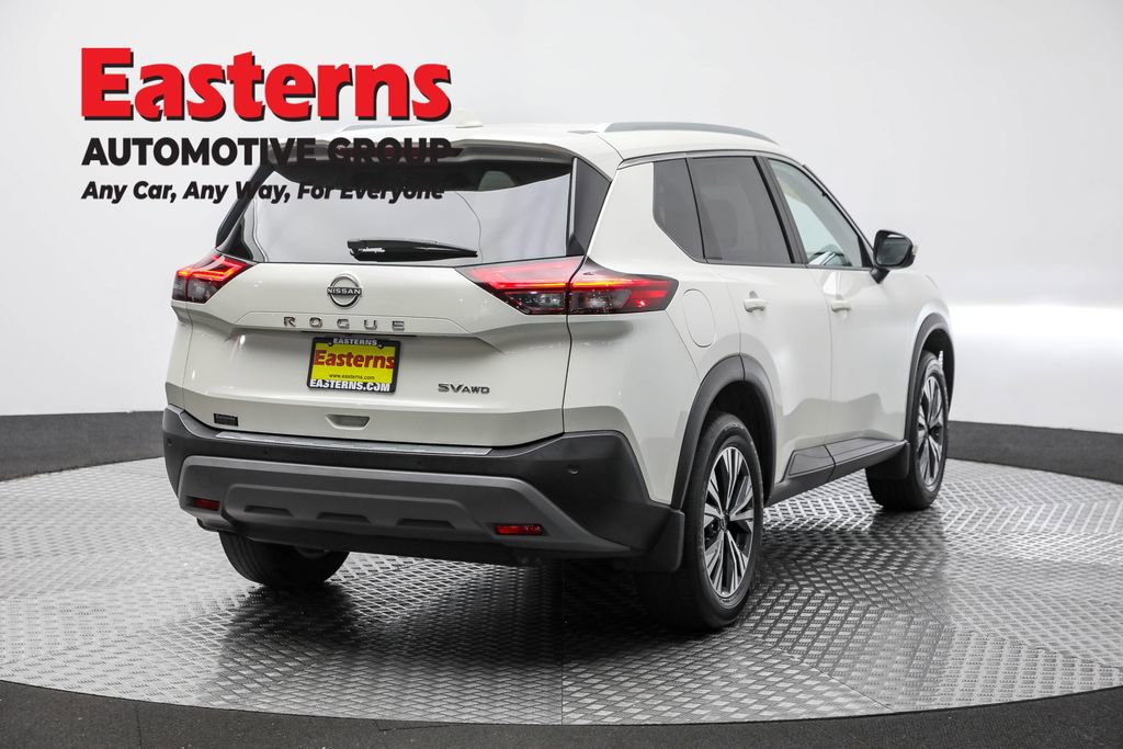 Used 2022 Nissan Rogue SV w/ SV Premium Package image 5