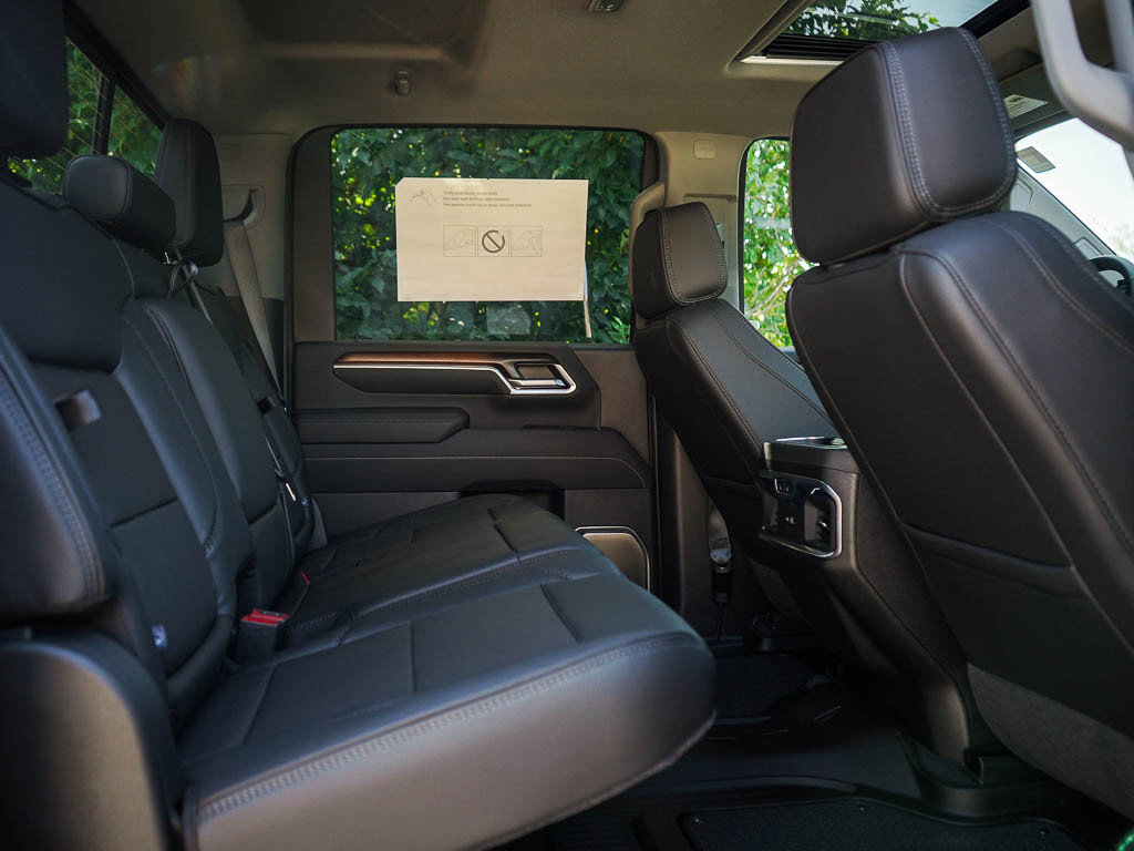 New 2026 GMC Sierra 3500 Denali w/ Denali Reserve Package AWD/4WD image 11