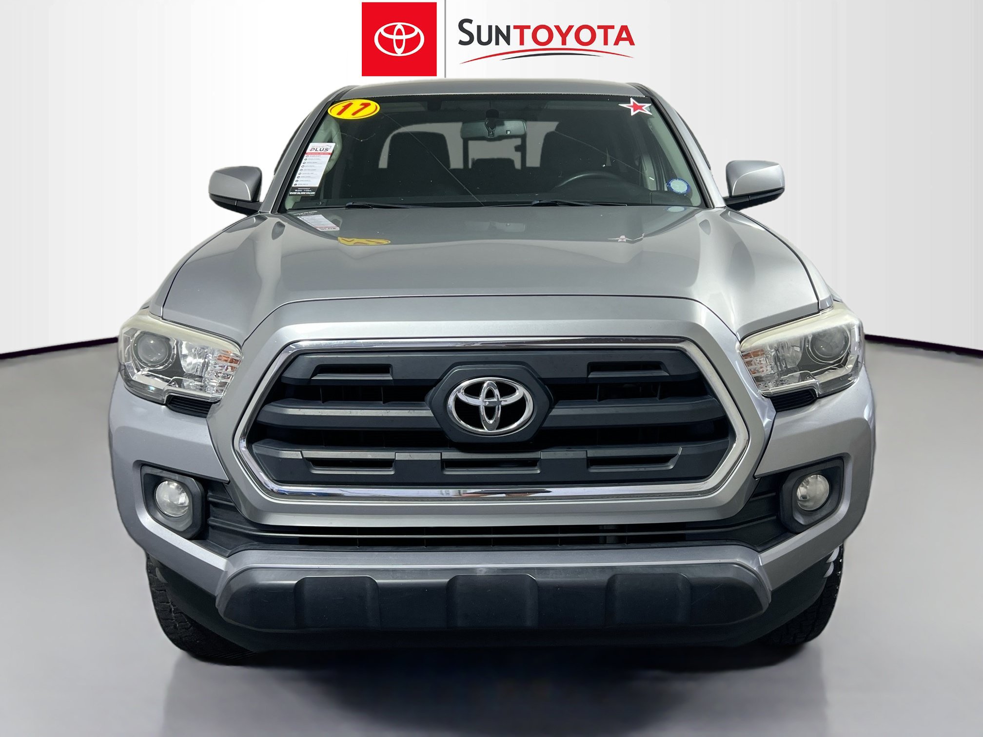 Used 2017 Toyota Tacoma SR5 w/ Tow Package RWD image 10