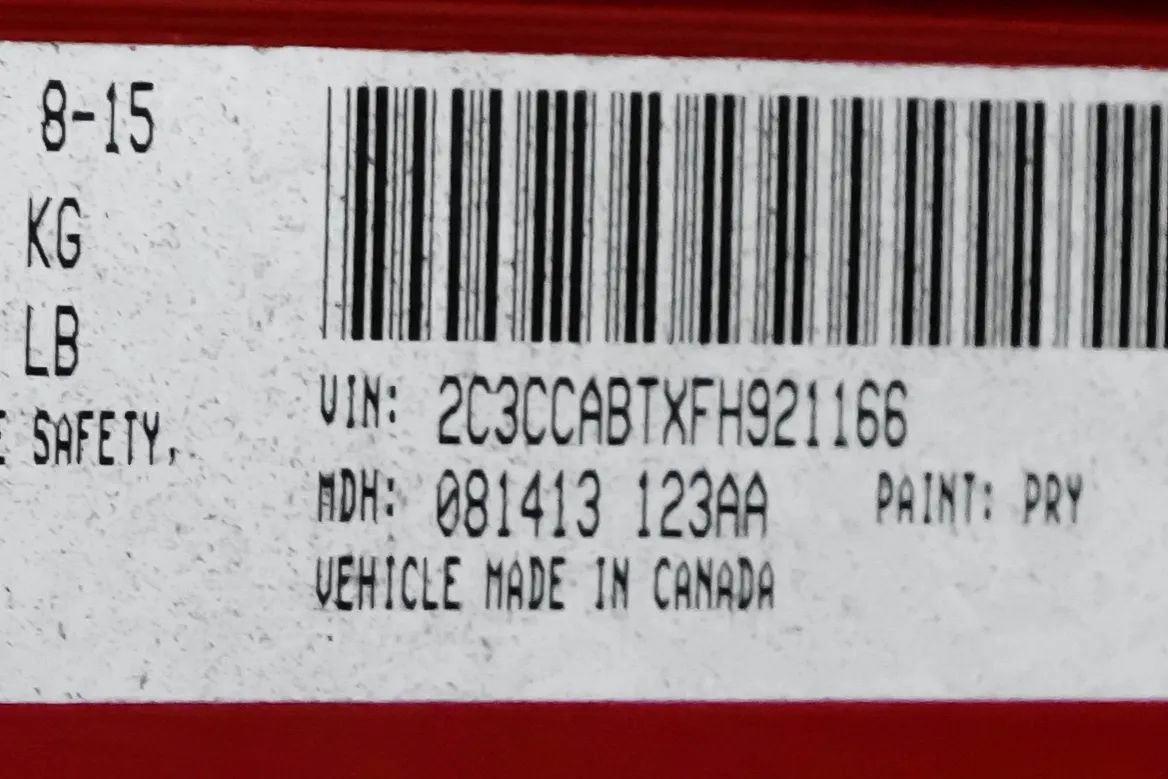 Used 2015 Chrysler 300 S RWD image 78