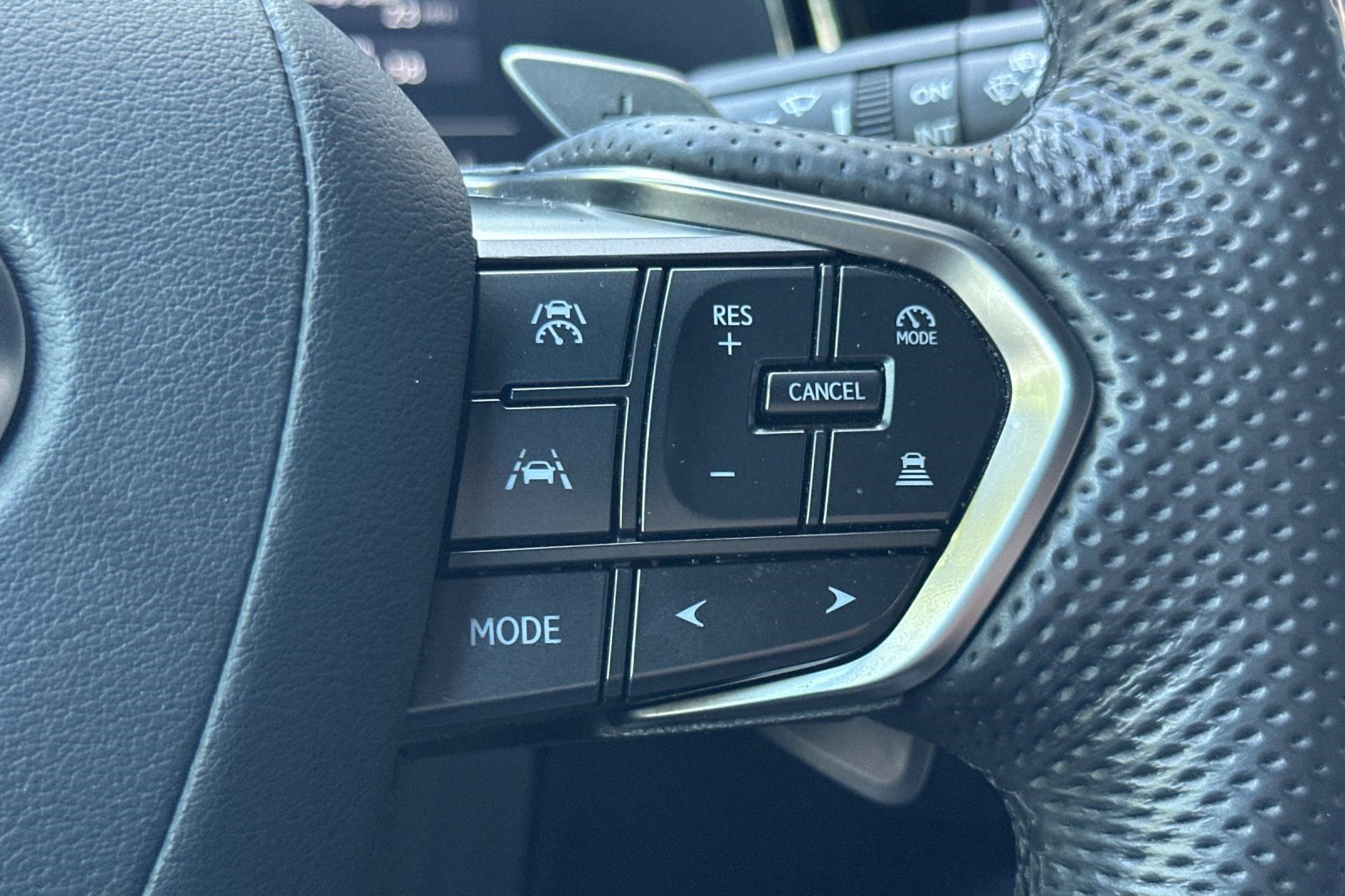 Certified 2025 Lexus TX 500h AWD w/ Technology Package image 31