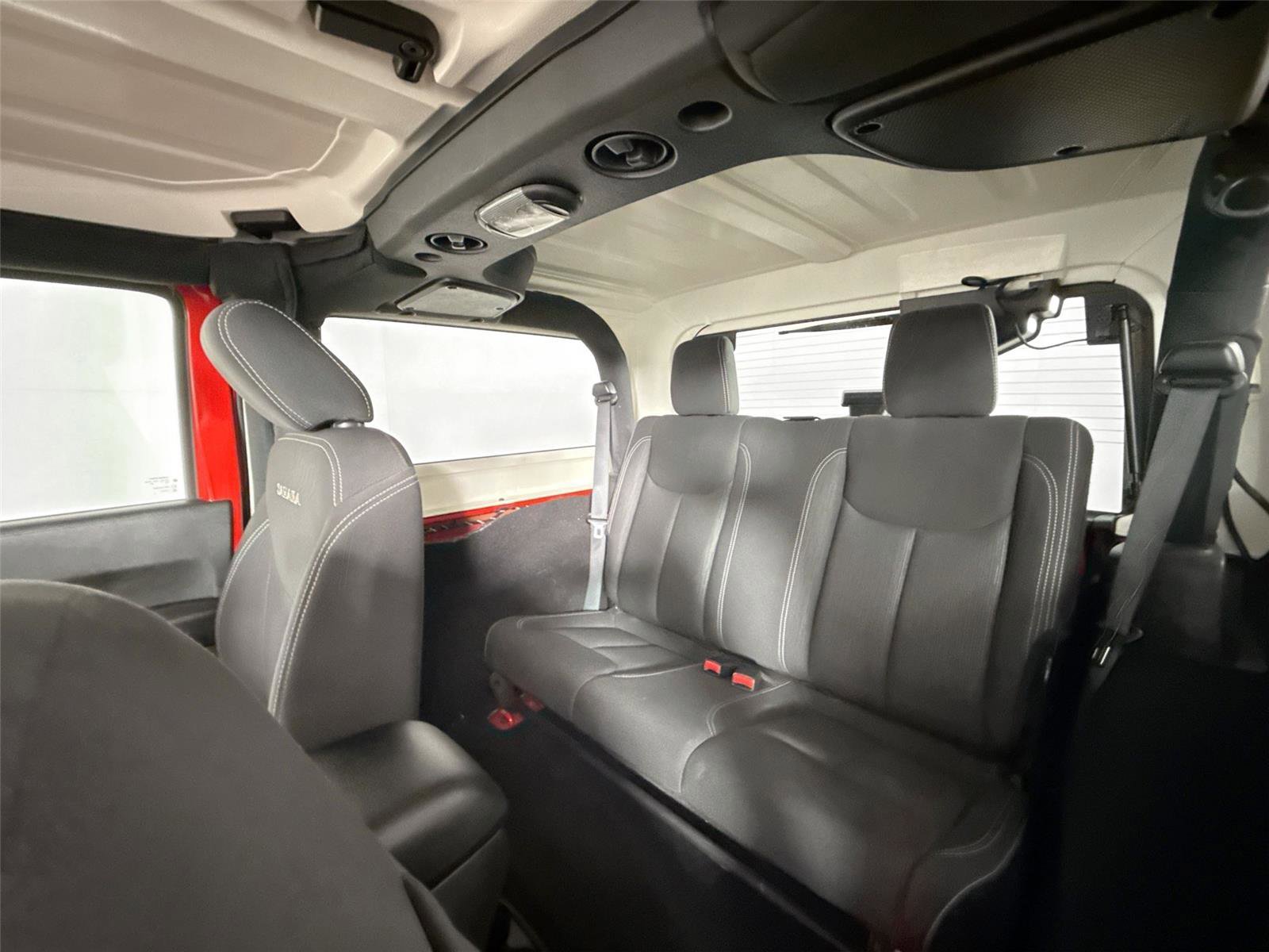 Used 2017 Jeep Wrangler Sahara w/ Connectivity Group image 25