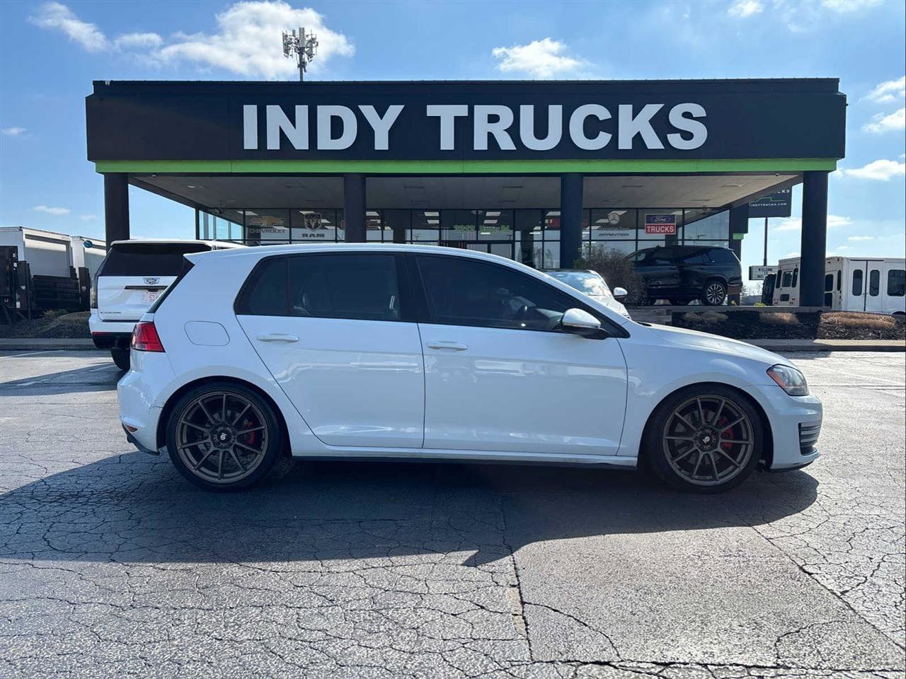 Used 2015 Volkswagen GTI SE w/ Lighting Package (SEL) FWD image 1