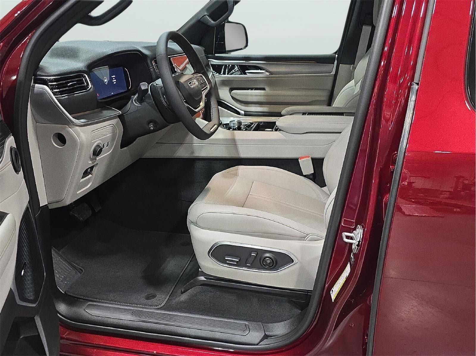 New 2026 Jeep Grand Wagoneer L Limited AWD/4WD image 8