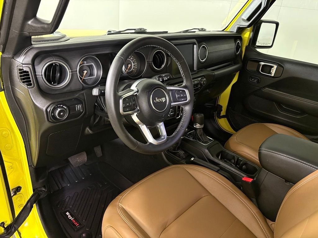 Used 2023 Jeep Wrangler Unlimited Sahara w/ Cold Weather Group AWD/4WD image 17
