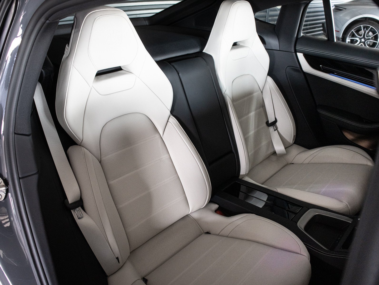 Used 2026 Porsche Panamera image 6
