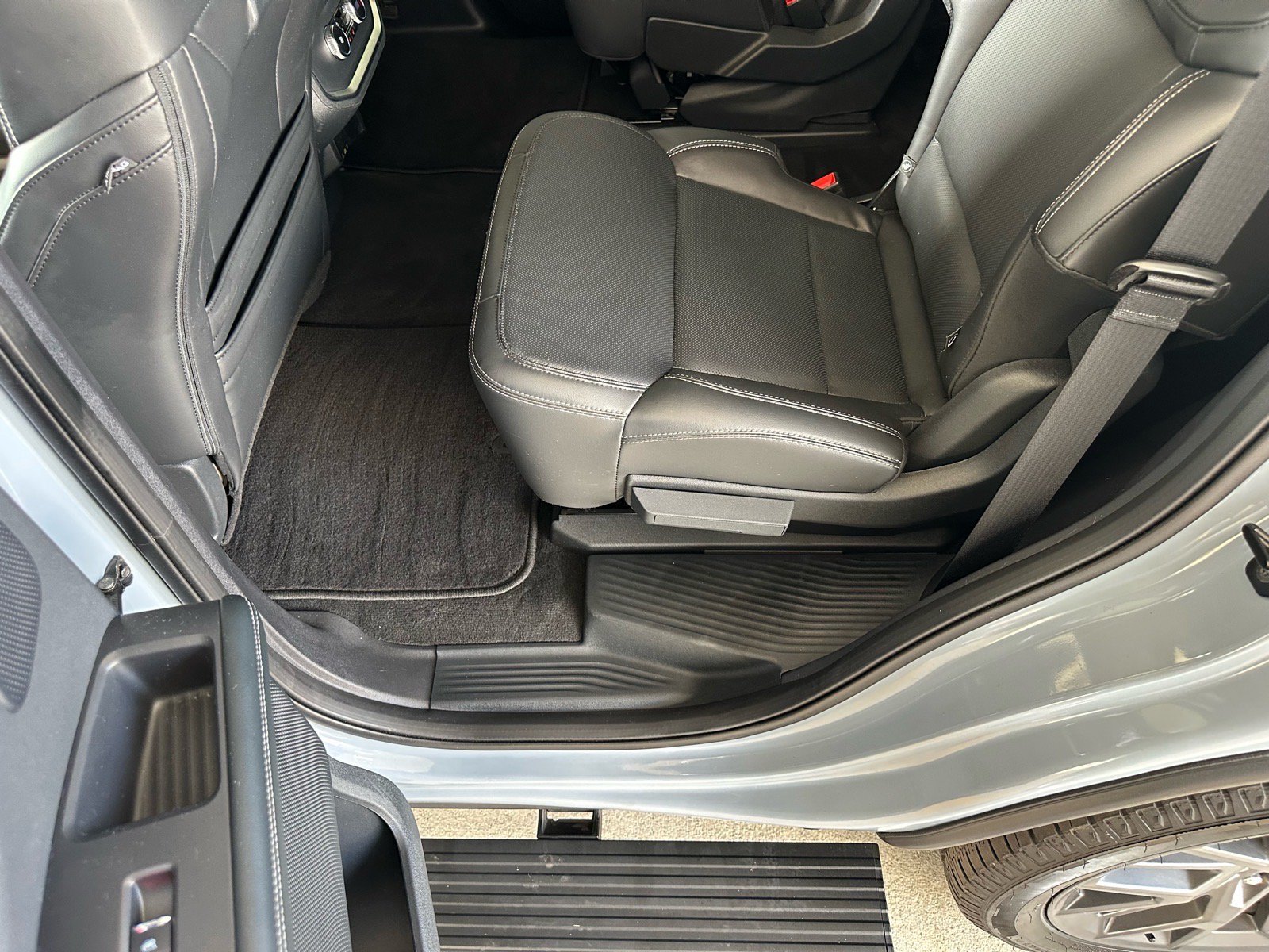 Certified 2025 Ford Expedition Platinum w/ Stealth Performance Package AWD/4WD image 26