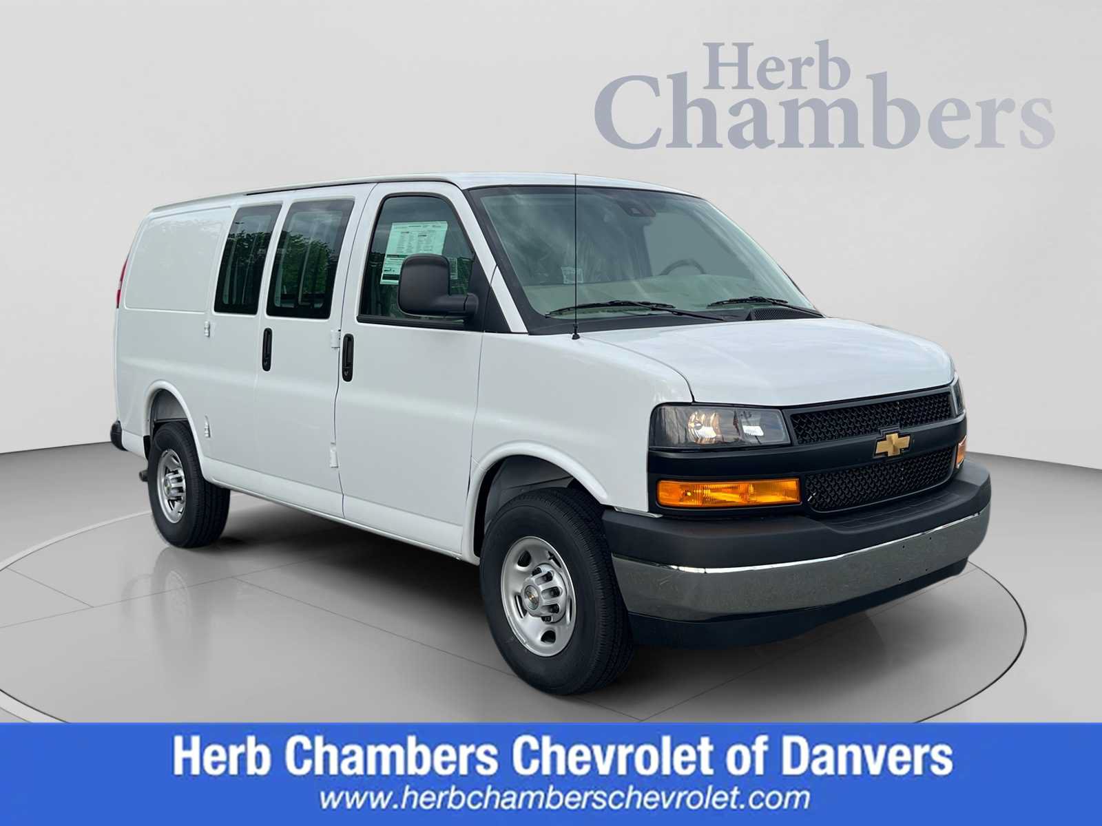 New 2026 Chevrolet Express 2500 w/ Communications Package RWD image 1