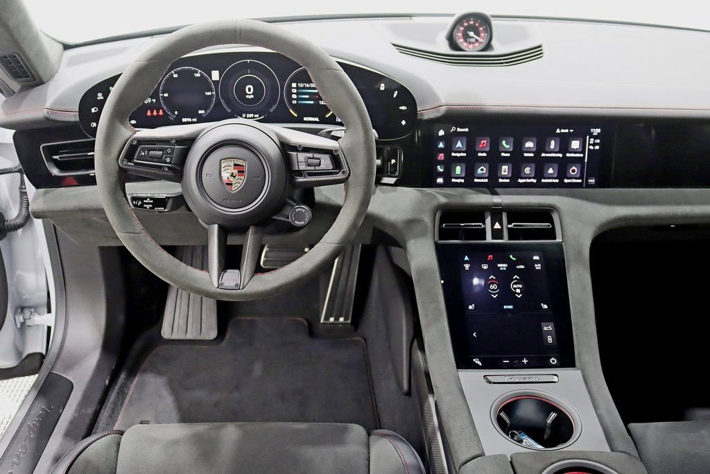 Used 2024 Porsche Taycan GTS image 15