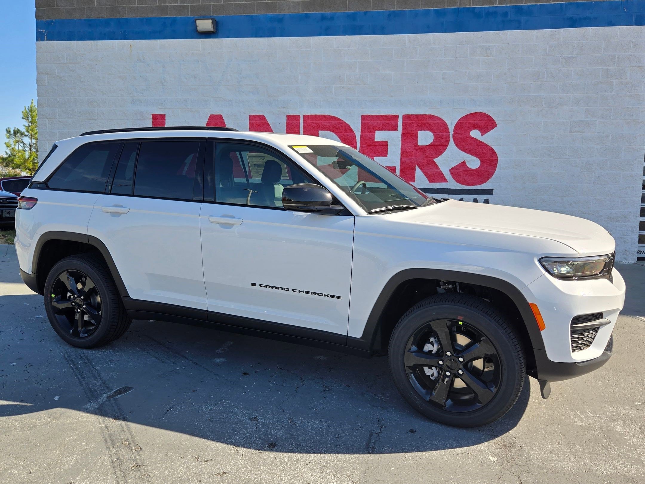 New 2025 Jeep Grand Cherokee 4WD