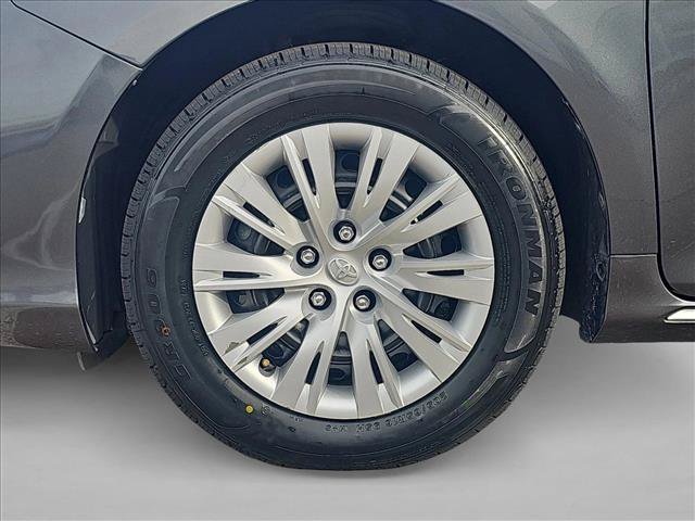 Used 2012 Toyota Camry LE FWD image 24