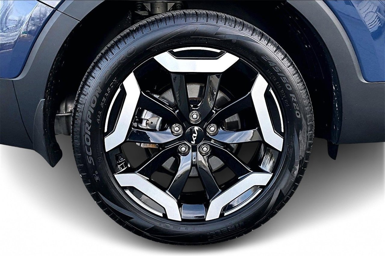 Used 2025 Kia Telluride EX w/ EX Captain's Chair Package image 36