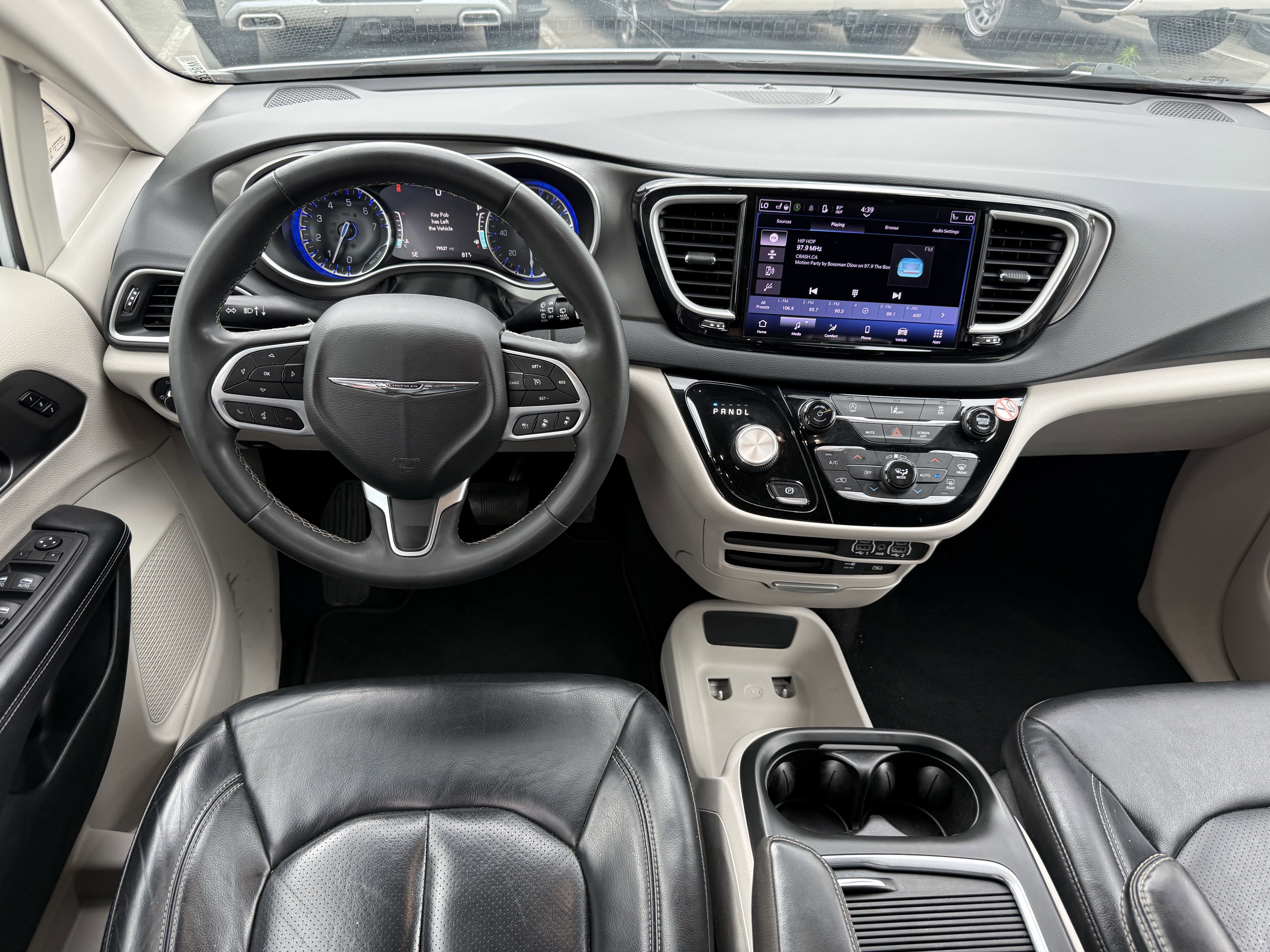 Used 2022 Chrysler Pacifica Touring-L image 14