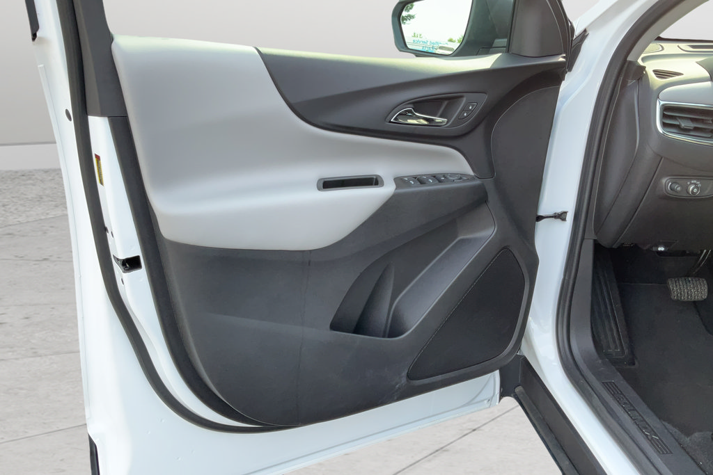 Certified 2024 Chevrolet Equinox LS w/ LS Convenience Package FWD image 11