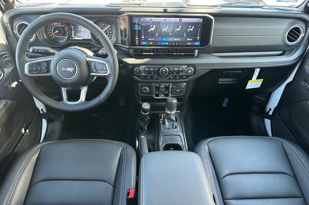New 2026 Jeep Wrangler Unlimited Sahara AWD/4WD image 13