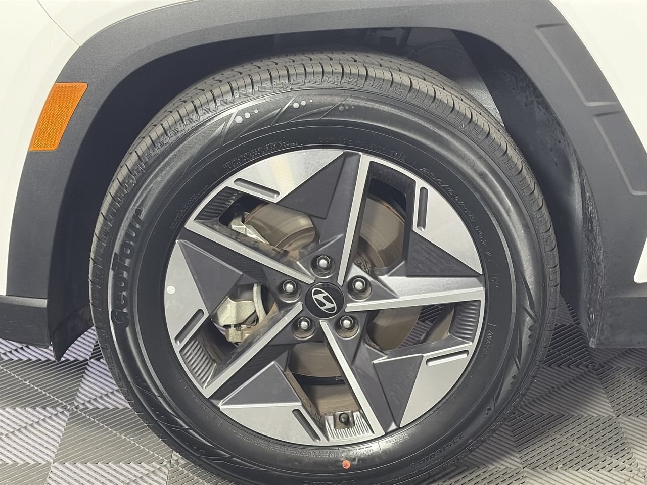Used 2025 Hyundai Tucson SEL FWD image 9