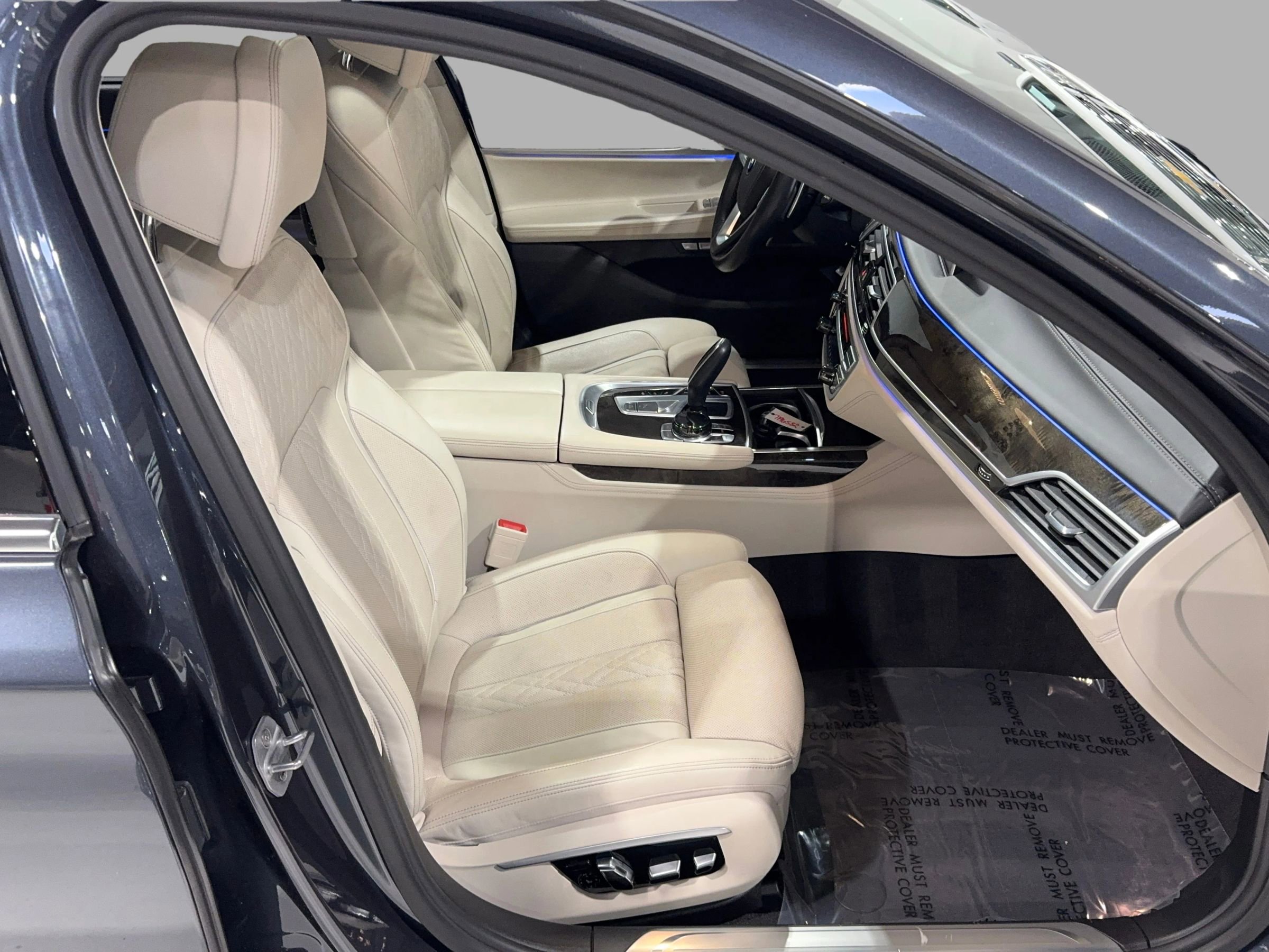 Used 2017 BMW 750i xDrive image 27