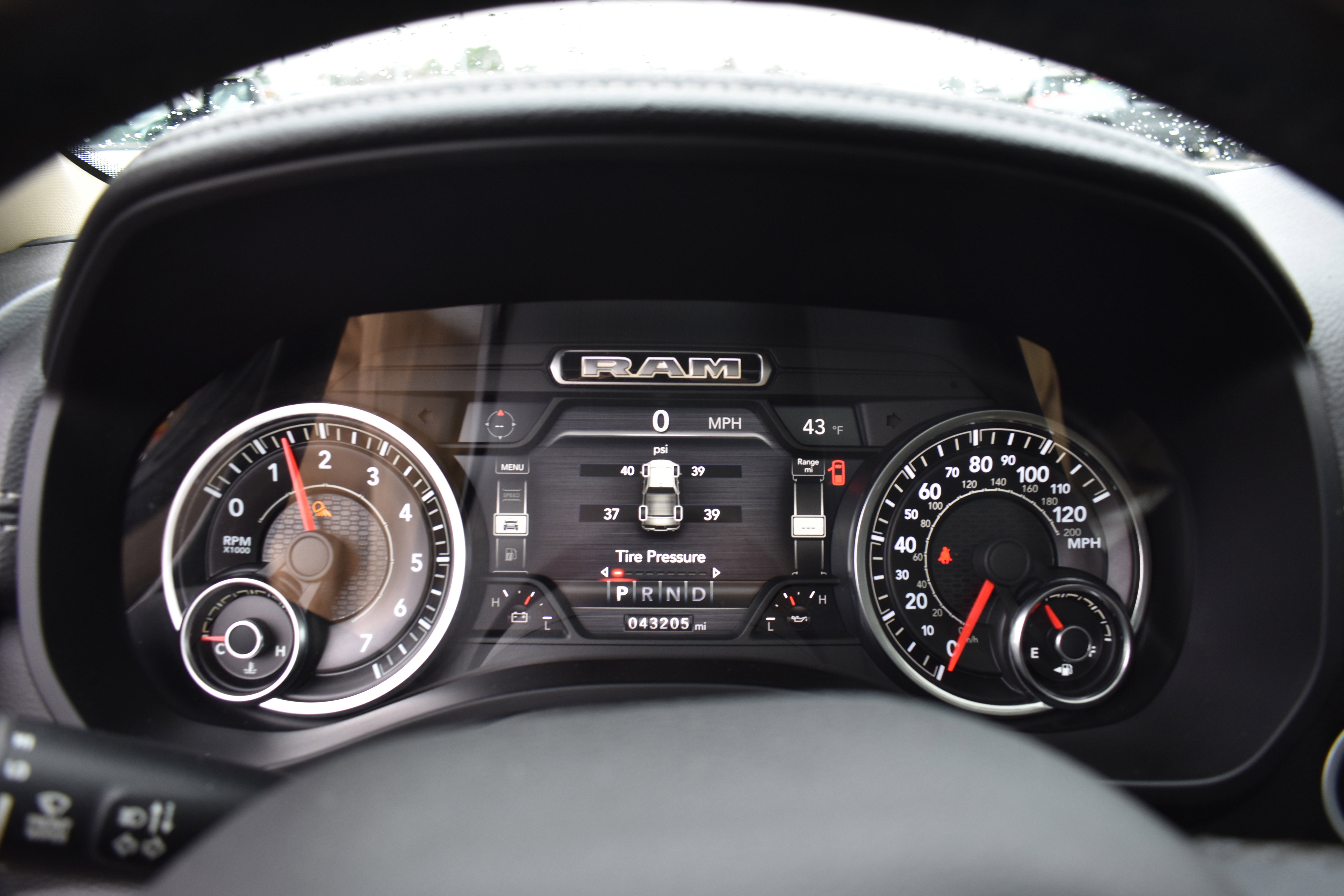 Used 2019 RAM 1500 Laramie image 17