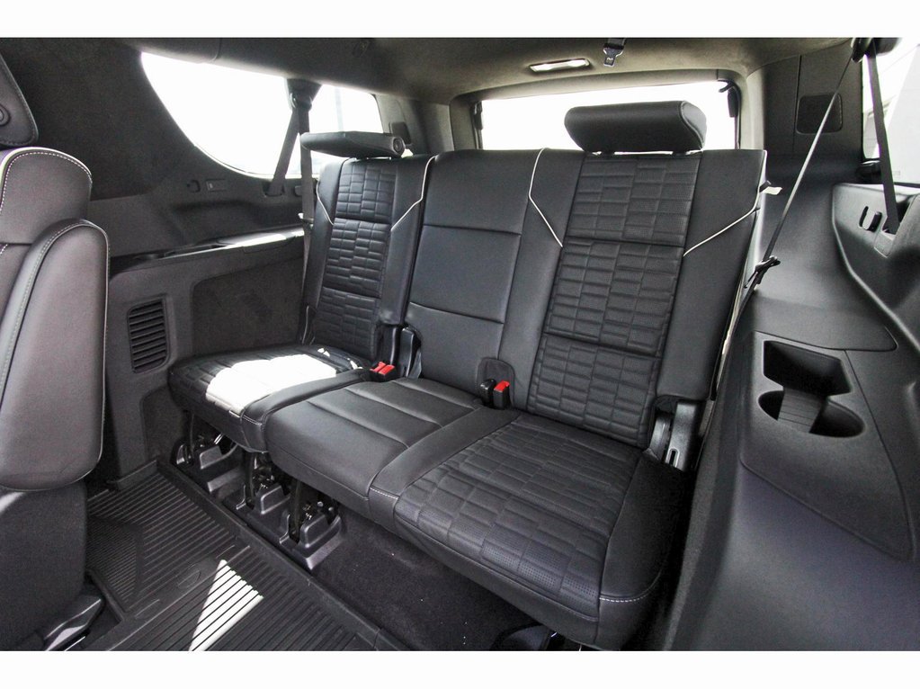 New 2026 Cadillac Escalade ESV Platinum Sport w/ LPO, ONYX Package AWD/4WD image 13
