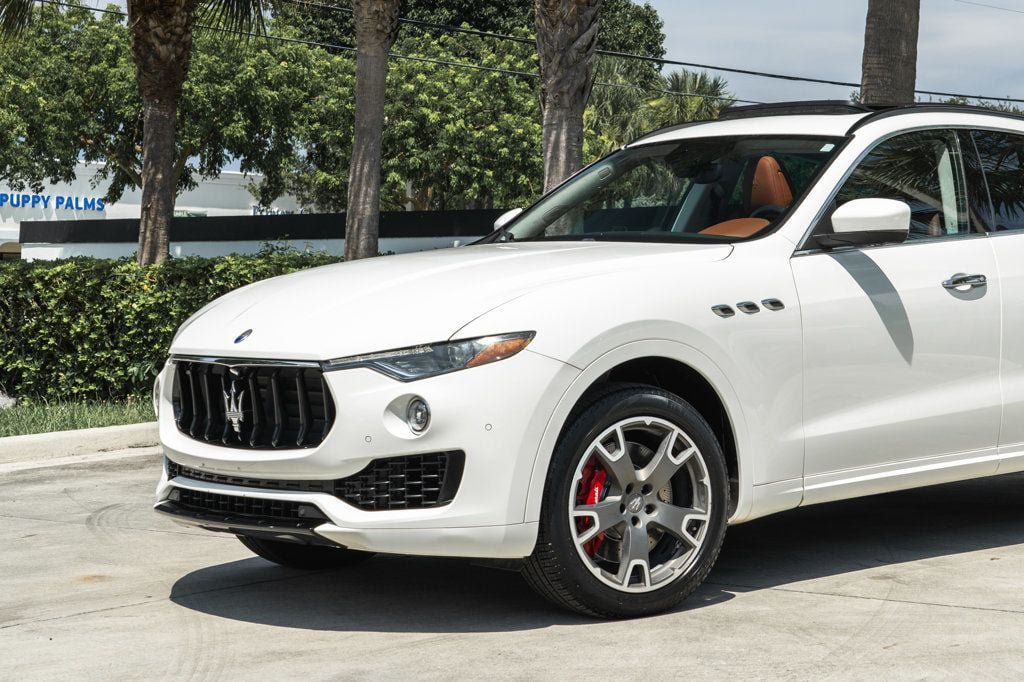 Used 2017 Maserati Levante S AWD/4WD image 2