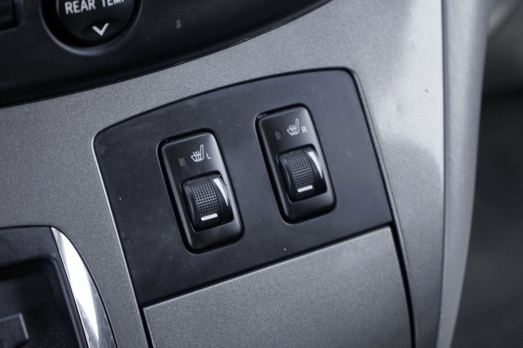 Used 2007 Toyota Sienna XLE image 32