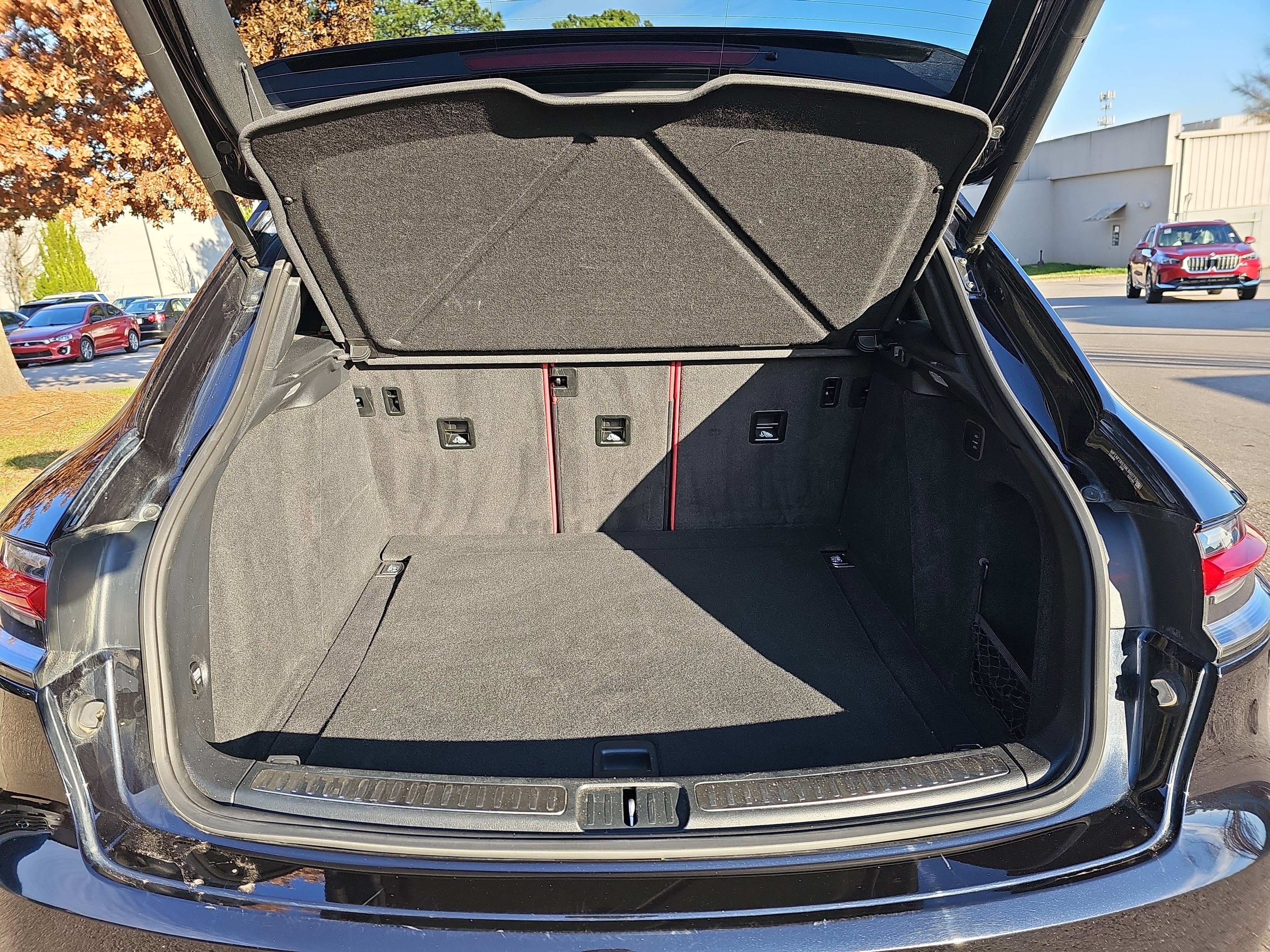 Used 2021 Porsche Macan Turbo image 13