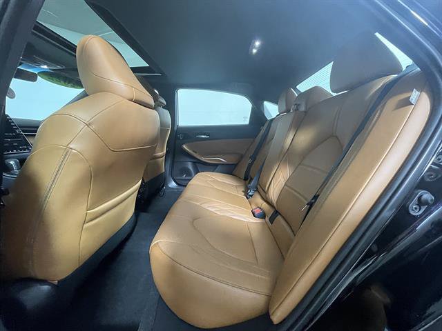 Certified 2022 Toyota Avalon Limited w/ Advanced Safety Package FWD image 11