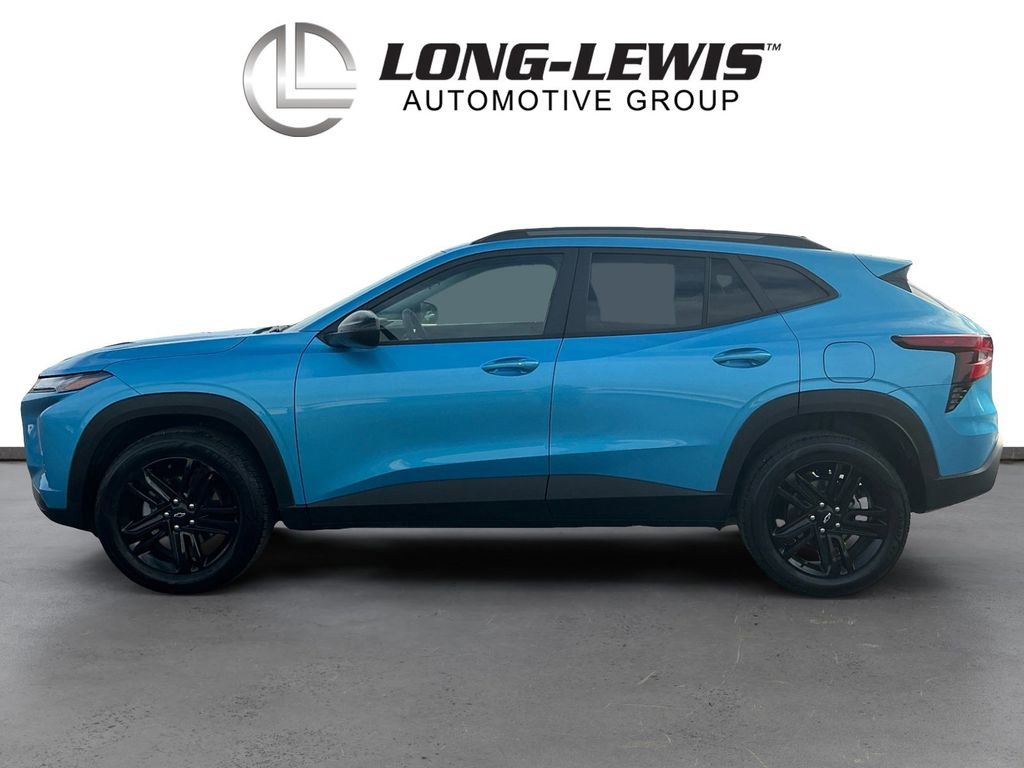 Used 2025 Chevrolet Trax ACTIV w/ Driver Confidence Package image 2