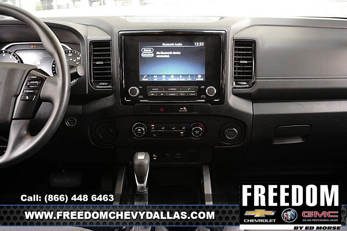 Used 2023 Nissan Frontier SV w/ Midnight Edition Package RWD image 15