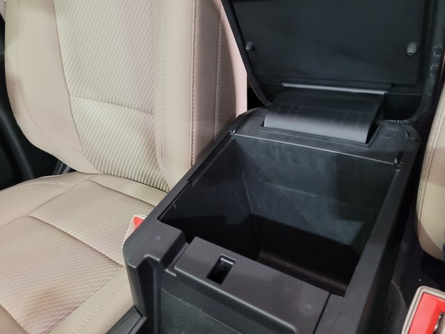 Used 2022 Ford Explorer XLT image 38