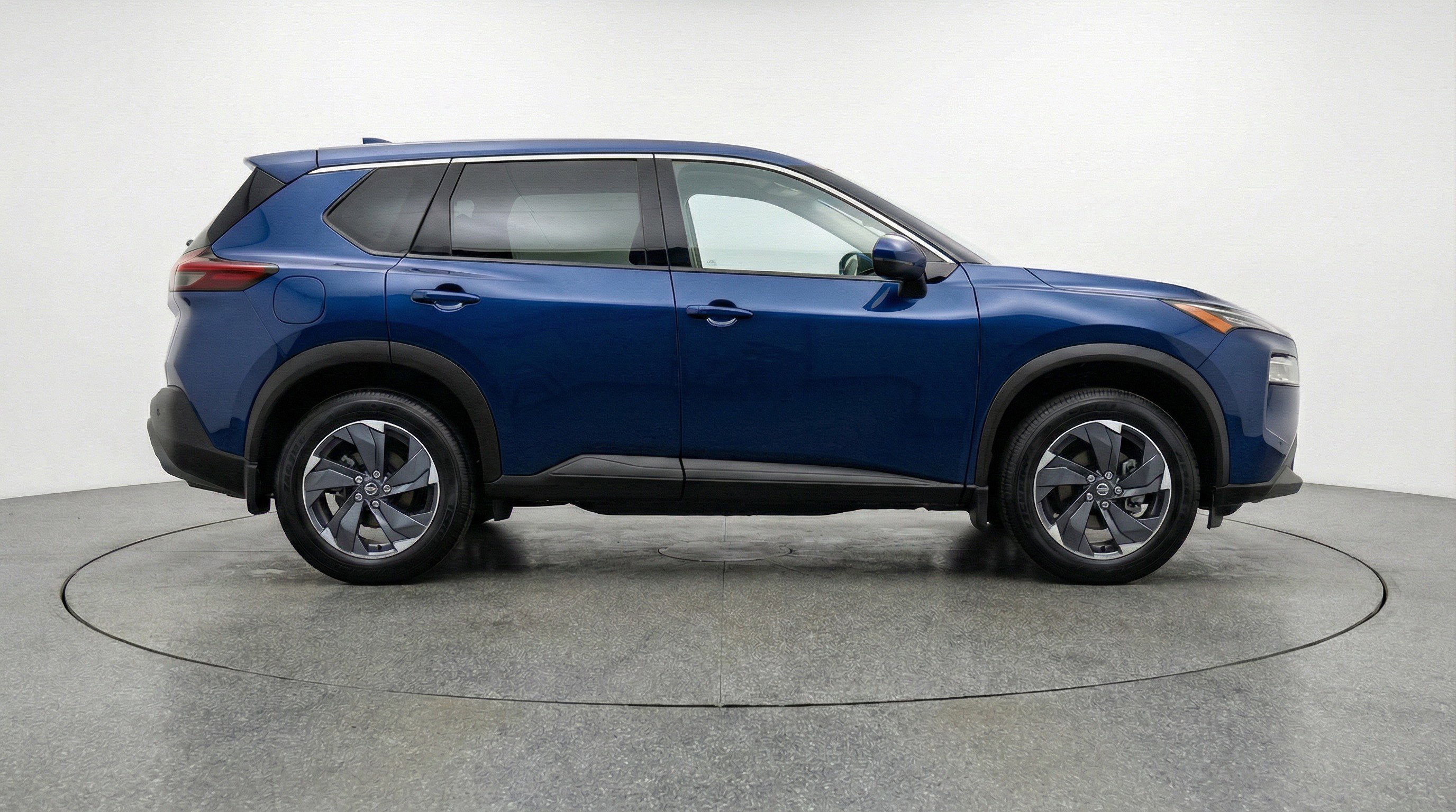 Used 2025 Nissan Rogue SV image 11