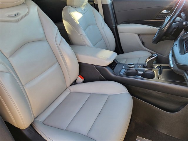 Used 2023 Cadillac XT4 Premium Luxury image 16