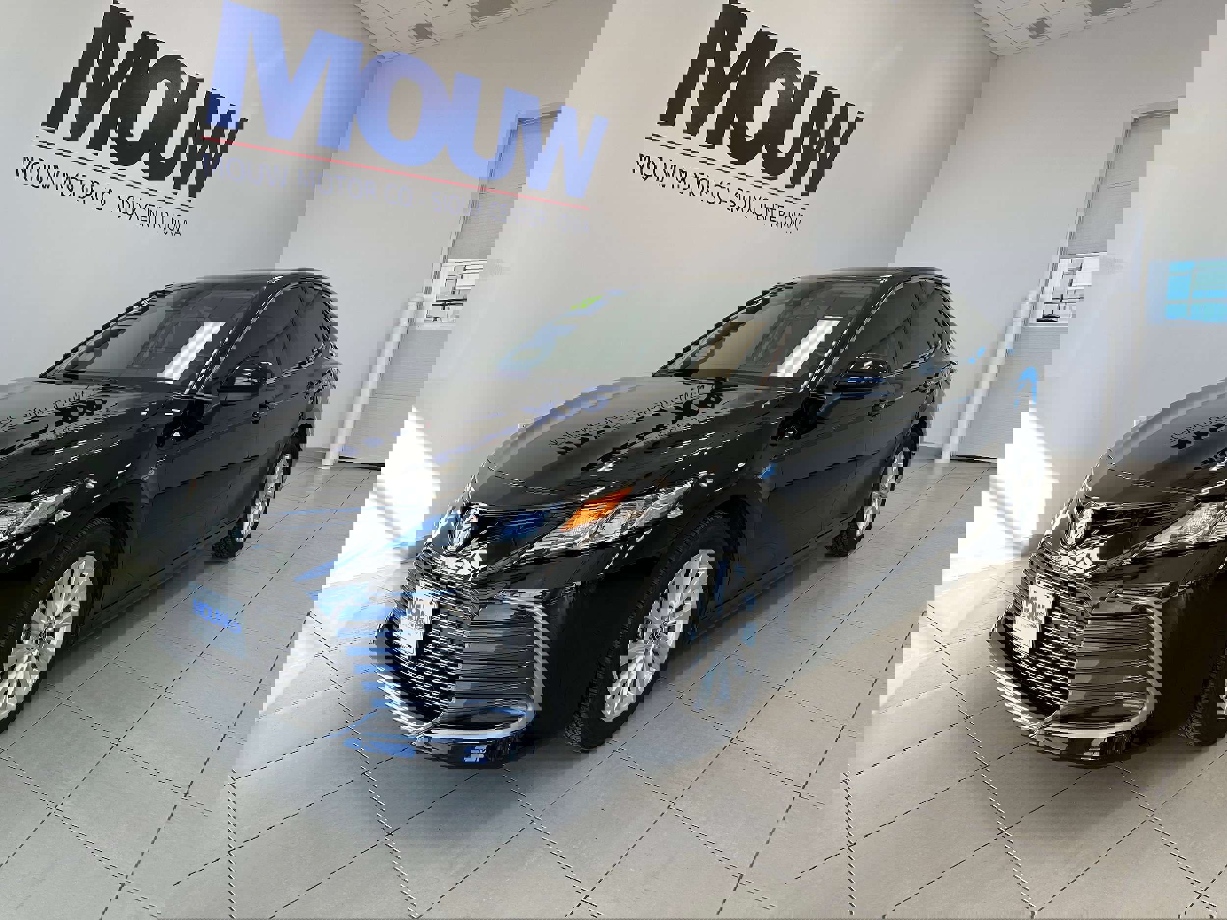 Used 2023 Toyota Camry LE image 2