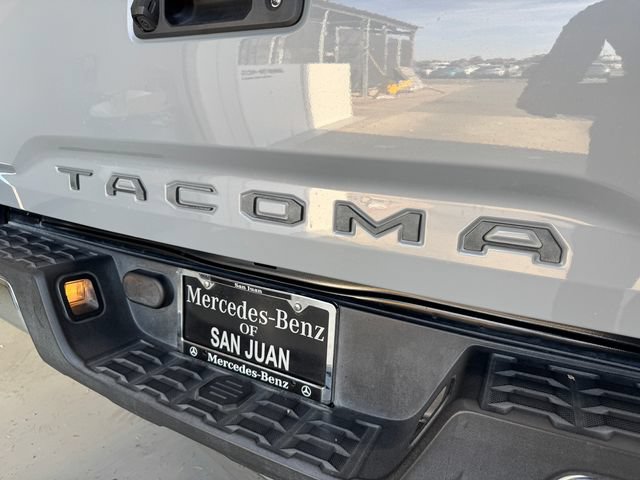 Used 2020 Toyota Tacoma SR5 w/ SR5 Appearance Package (SM) RWD image 31