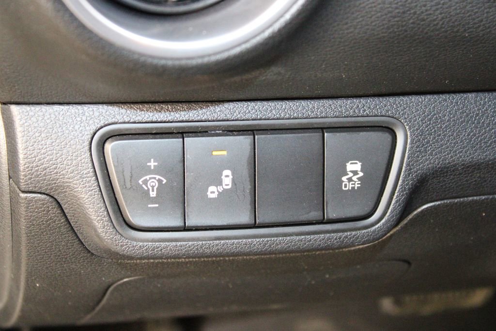 Used 2023 Kia Forte LXS w/ LXS Technology Package image 18