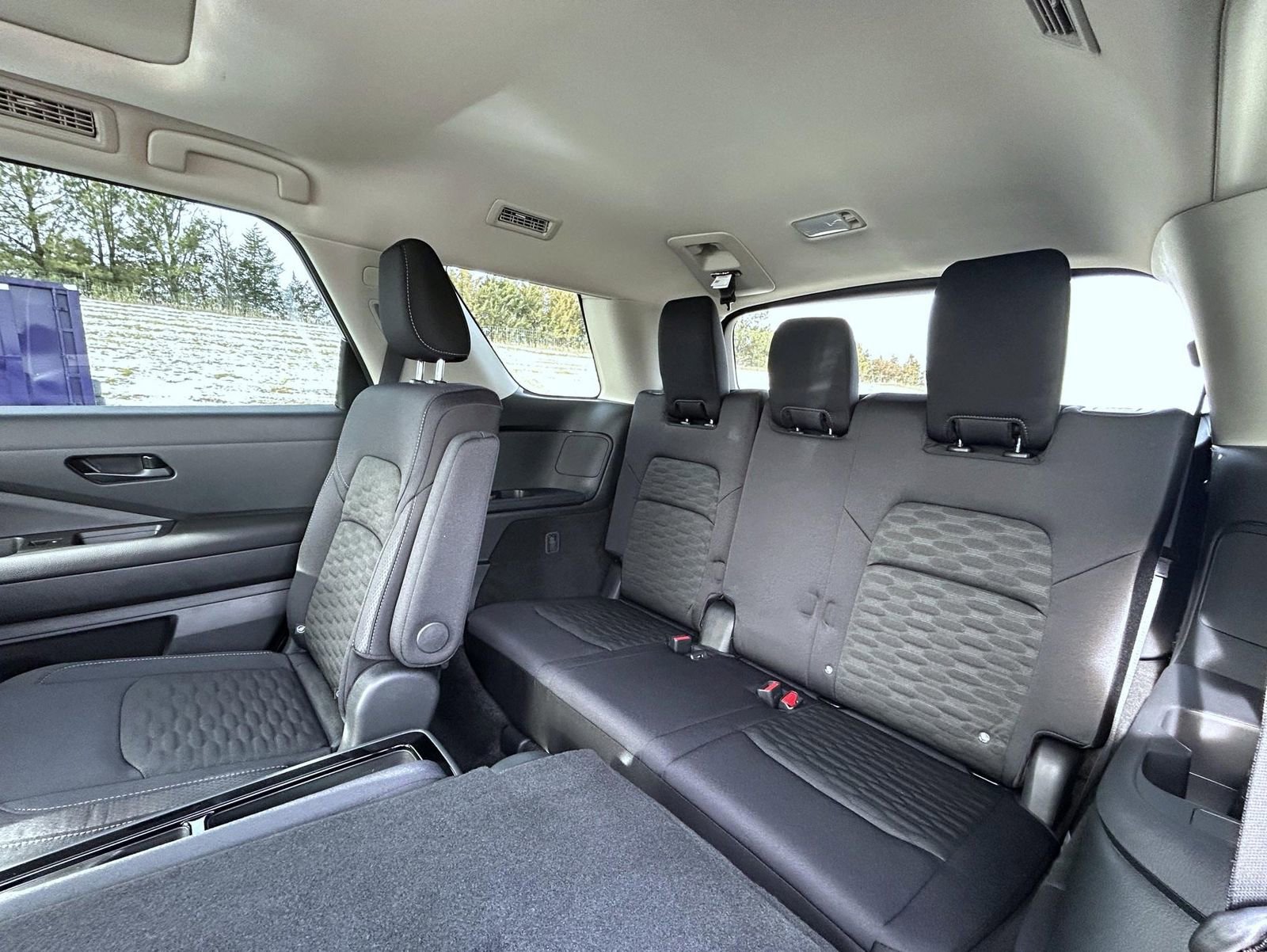 New 2025 Nissan Pathfinder SV w/ SV Premium Package image 12