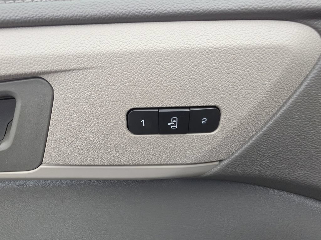 Certified 2016 Chevrolet Traverse LT FWD image 21