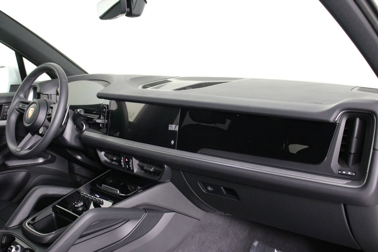 Certified 2025 Porsche Cayenne image 24