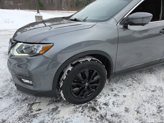Used 2017 Nissan Rogue SV image 30