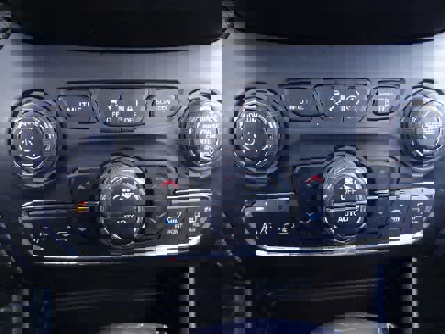 Used 2023 Jeep Cherokee Altitude Lux AWD/4WD image 34