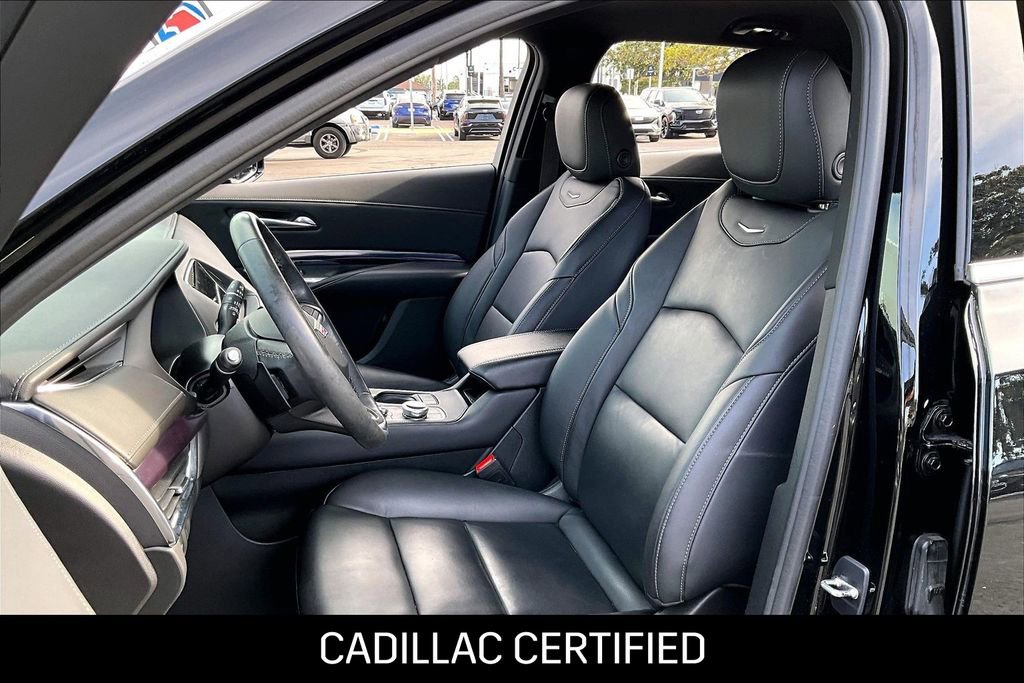 Certified 2023 Cadillac XT4 Luxury w/ Cold Weather Package image 10